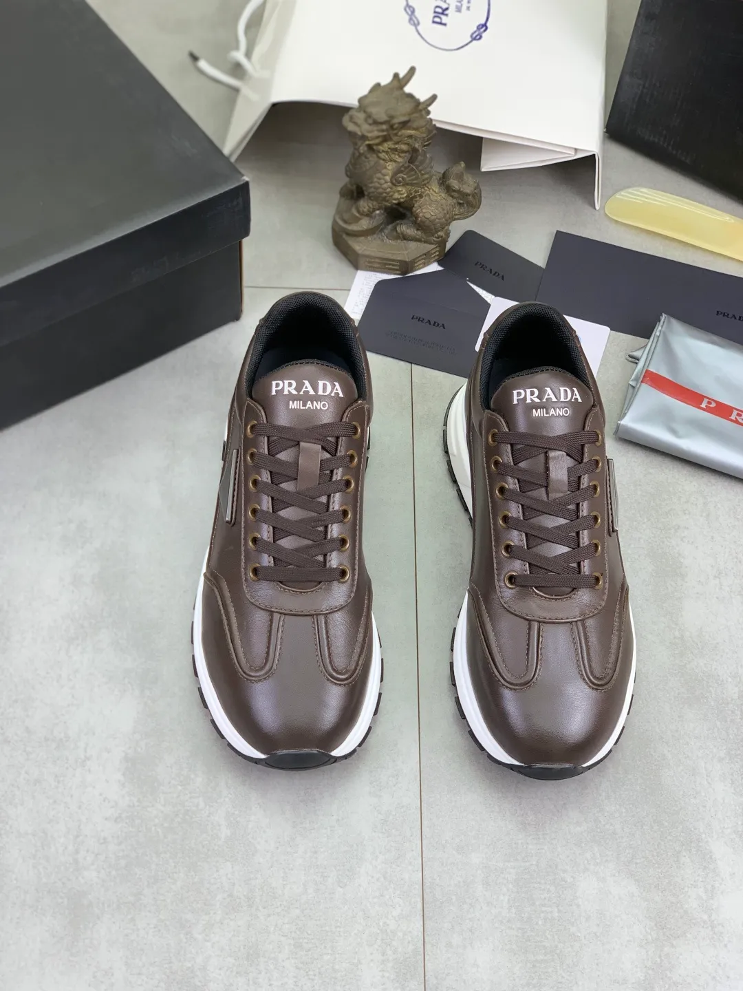 Men's men's shoes P600 💰[actual price] top quality, new popular models on the official website, timeless for a century, 🆘 The trendy brand (Prada) mainly promotes popular models, avant-garde and versatile fashionable men's shoes, privately molded, with cowhide splicing and 1:1 oil edge treatment... fashionable and simple, original imported cowhide with python skin, cowhide leather lining for feet; the atmosphere and personality are more fashionable, eye-catching and pursuing class. It will subvert the old idea and be a must-have for fashionistas who want to spend time with you! Must keep it! High-end comfortable and low-cost, high-end quality workmanship. Size: 38-45 4️⃣ colors available. full package